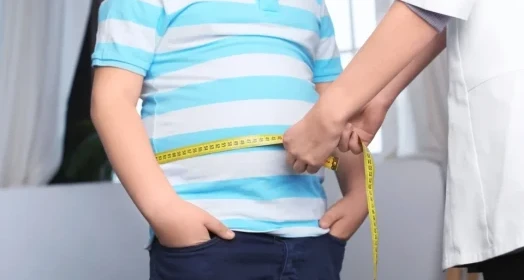 Çocuklarda Obezite Nedenleri, Belirtileri ve Tedavisi : Sağlıklı Bir Gelecek İnşa Edin